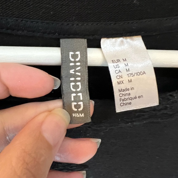 DIVIDED H&M BLACK BURNOUT DISTRESSED DESTROYED OVERSIZED HOLEY TOP M - Picture 5 of 13